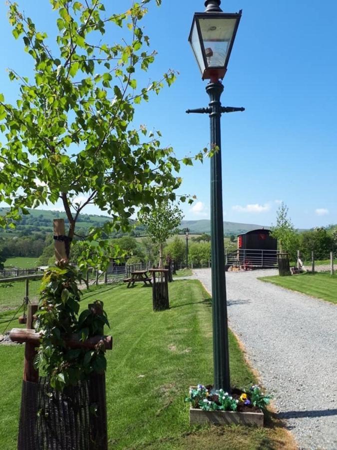 Ruby Shepherds Hut Sleeps 4 Rhayader Esterno foto